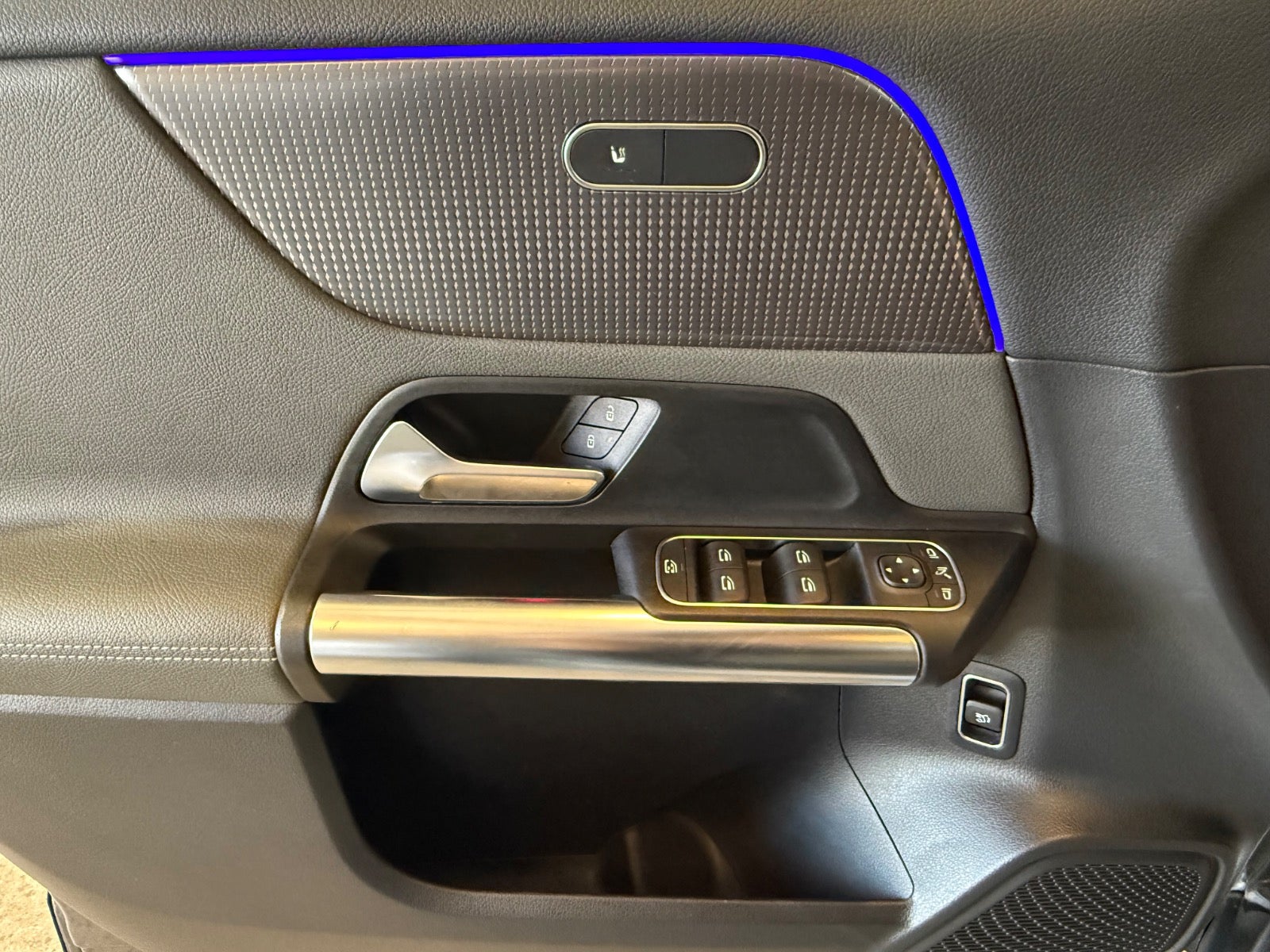 Mercedes EQA250 Electric Art
