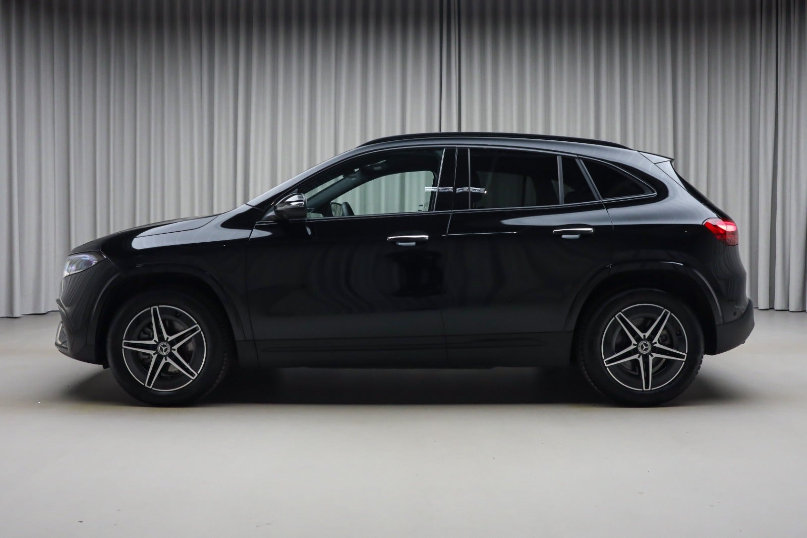 Mercedes-Benz EQA 250+ (6/8)