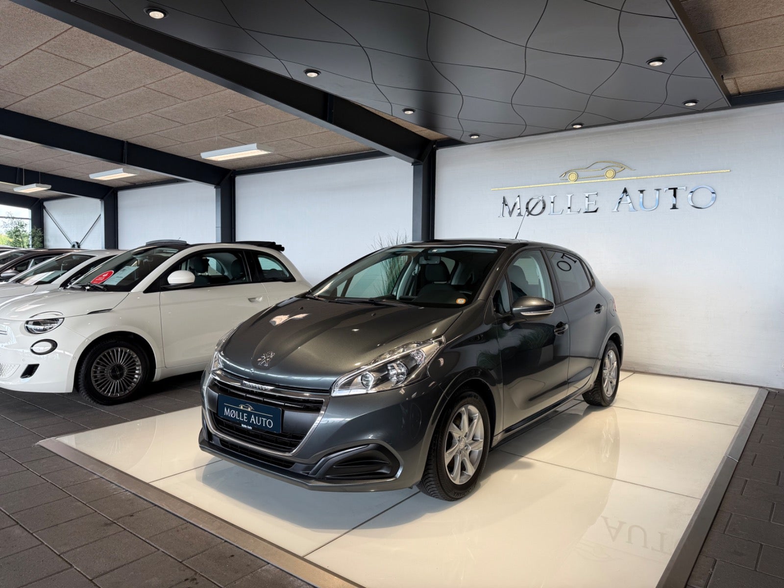 Billede af Peugeot 208 1,6 BlueHDi 100 Envy Sky