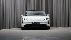 Porsche Taycan 4 Performance+ Cross Turismo