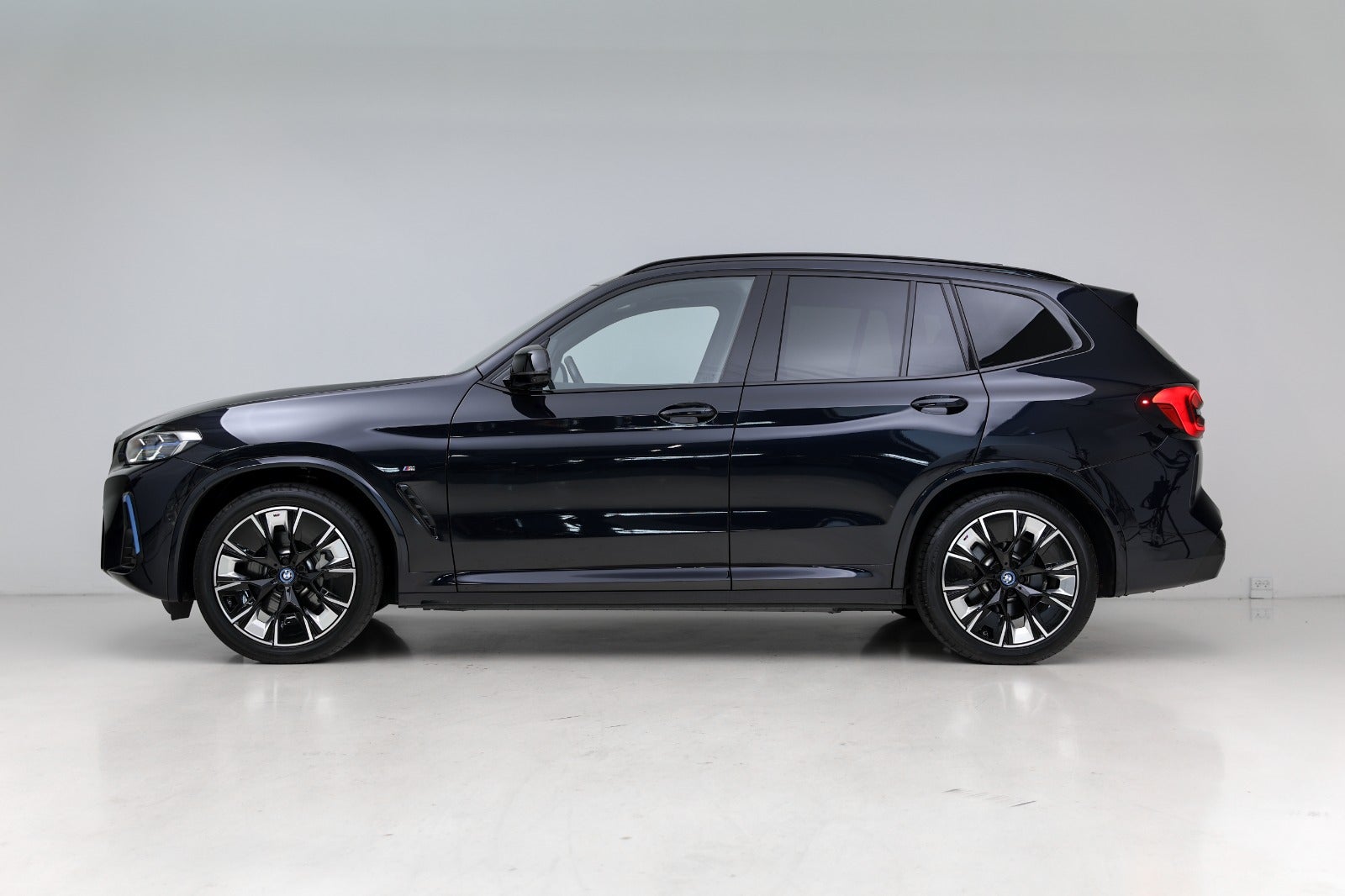 BMW iX3 Charged Plus M-Sport
