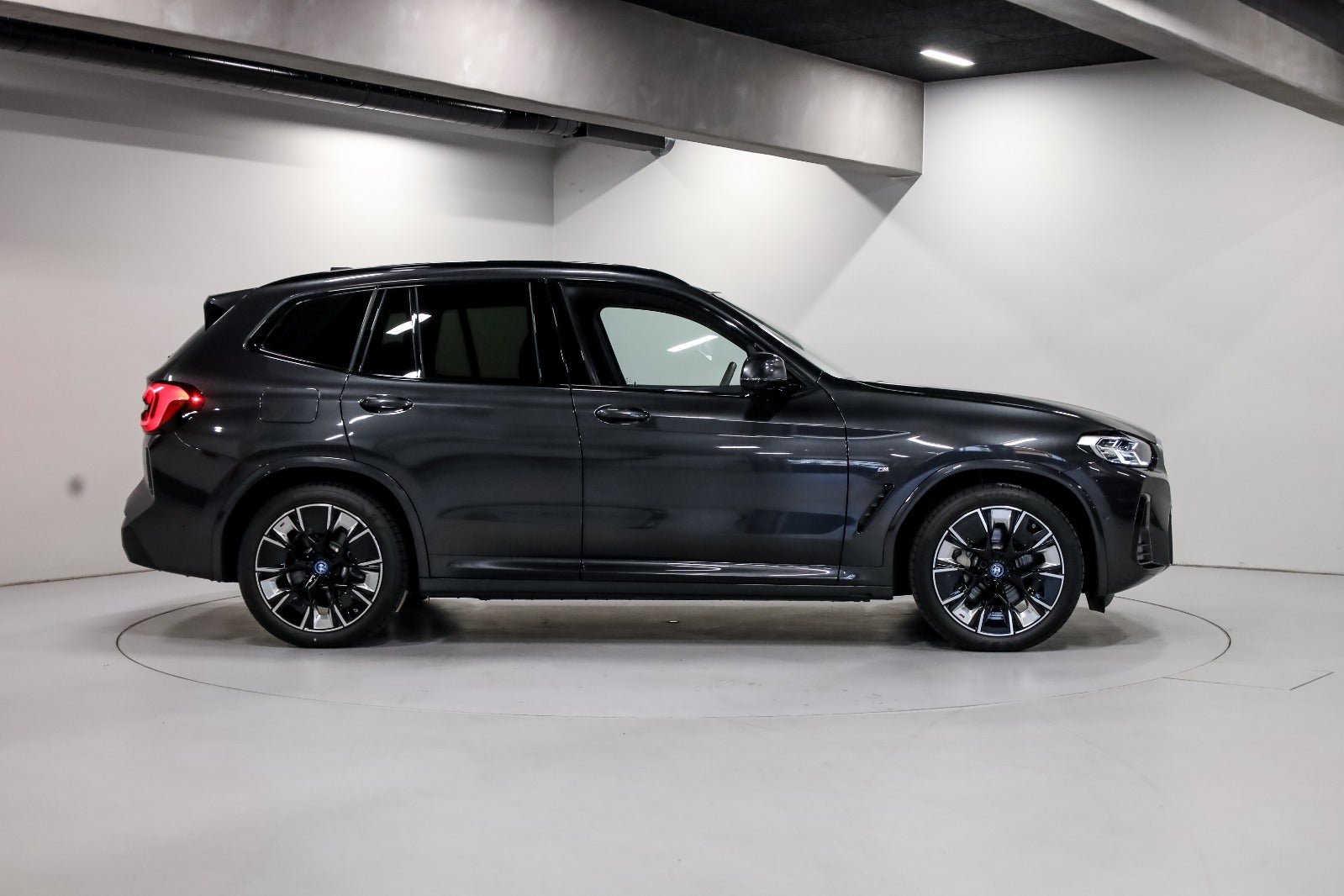 BMW iX3 Charged Plus M-Sport