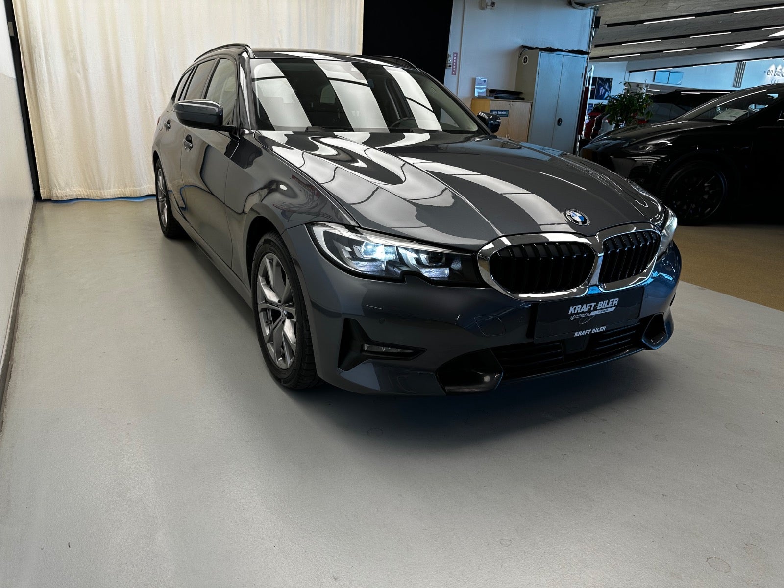 Billede af BMW 320d 2,0 Touring Sport Line aut.