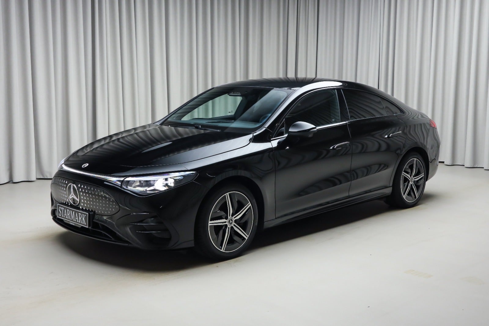 Mercedes-Benz CLA 250+ (1/8)