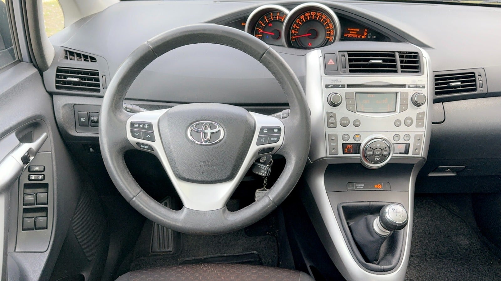 Toyota Verso 2011