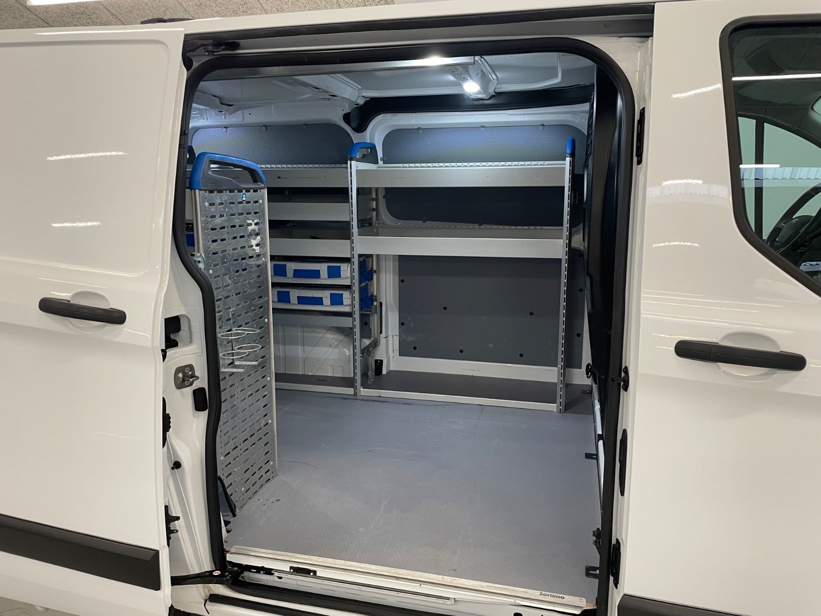 Billede af Ford Transit Custom 300L 2,0 TDCi 130 Trend aut.