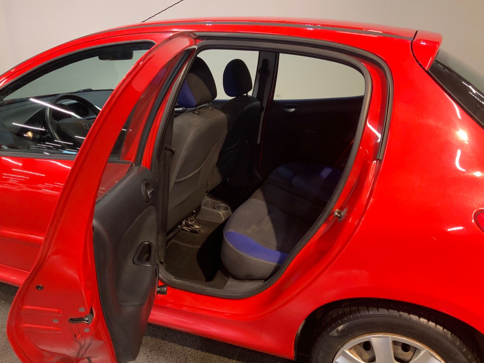 Peugeot 206+ (6/8)