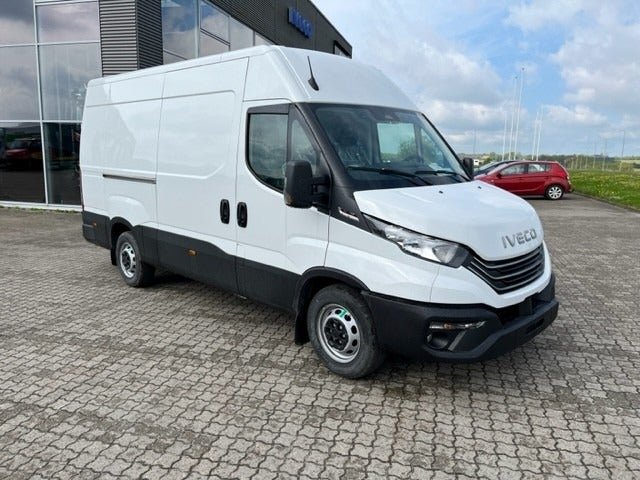 Billede af Iveco Daily 3,0 35S18 12m³ Van AG8