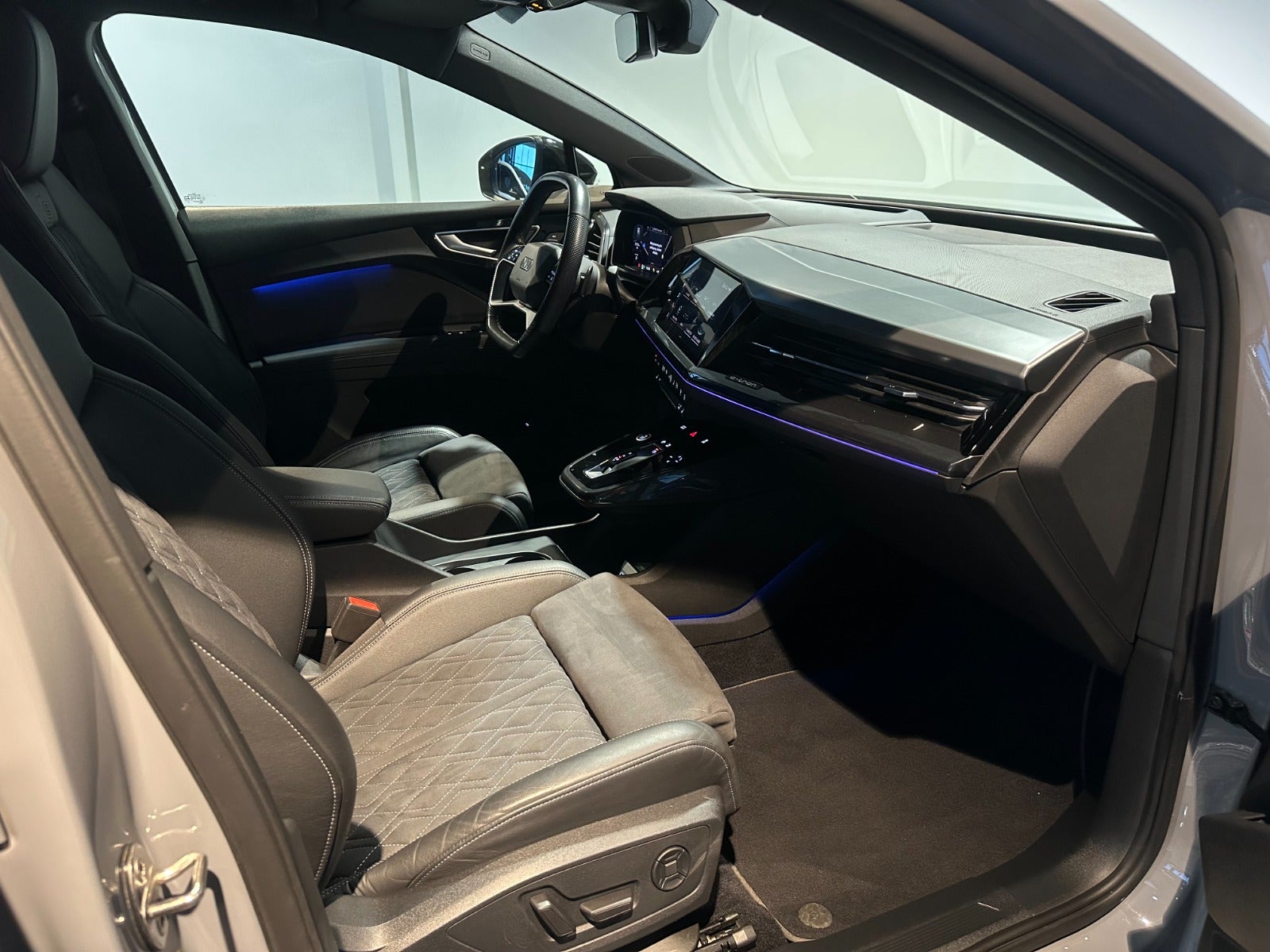 Audi Q4 e-tron 50 S-line quattro 5d - 6