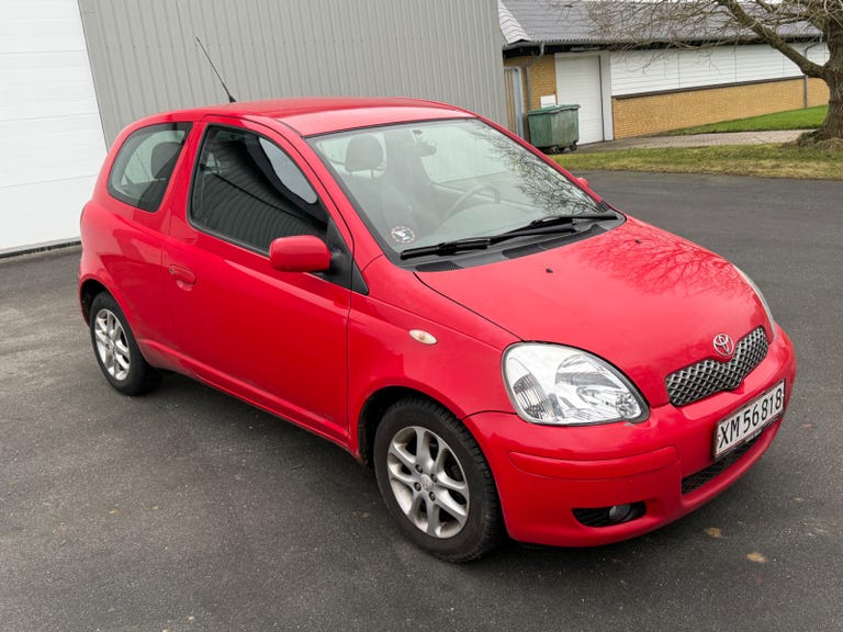 Toyota Yaris Blue