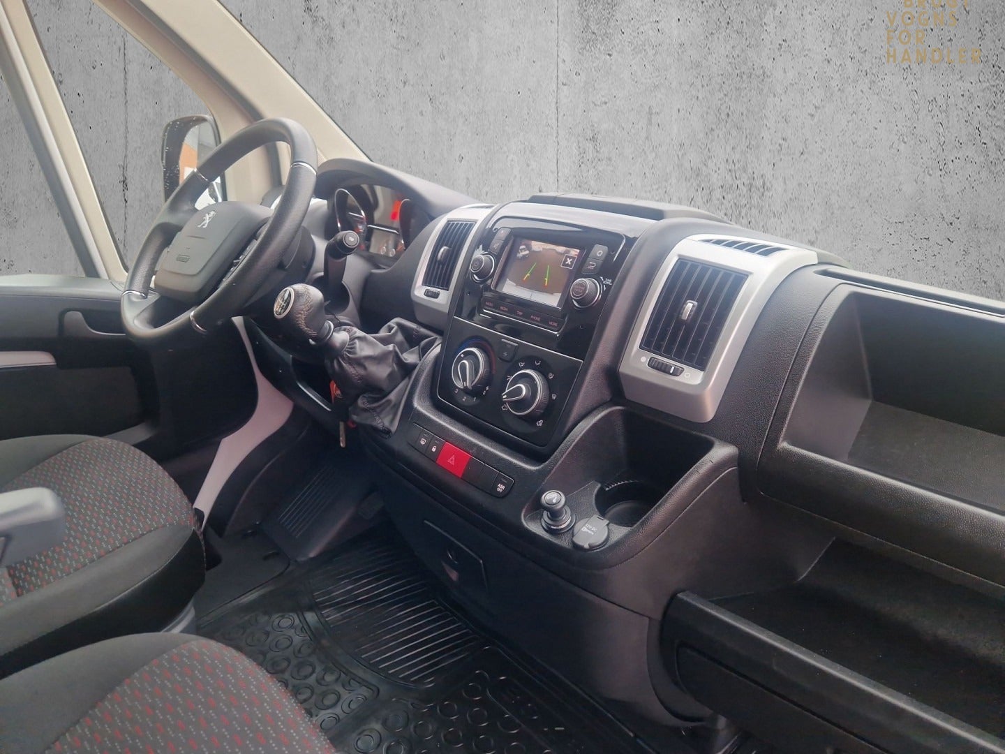 Billede af Peugeot Boxer 333 2,2 BlueHDi 140 L2H2 Premium