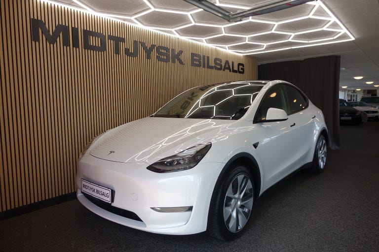 Tesla Model Y Long Range AWD