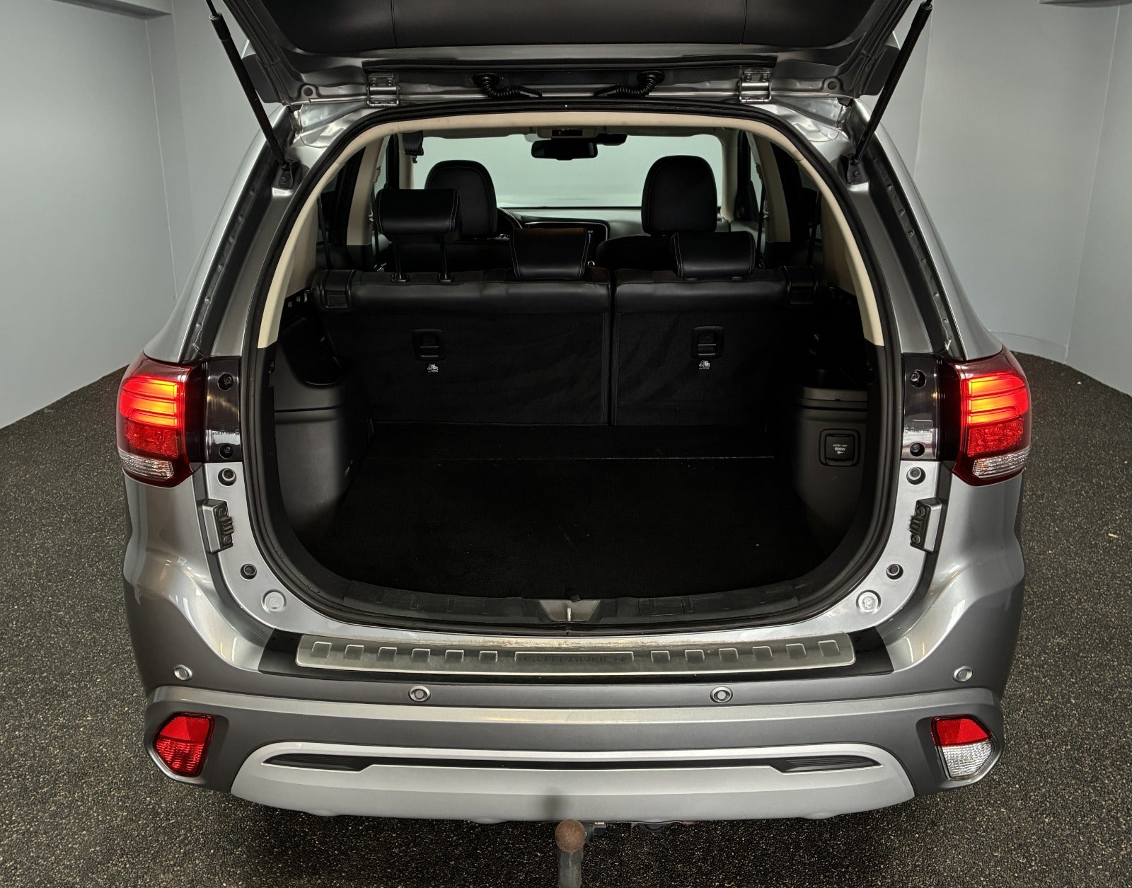 Billede af Mitsubishi Outlander 2,4 PHEV Intense CVT 4WD