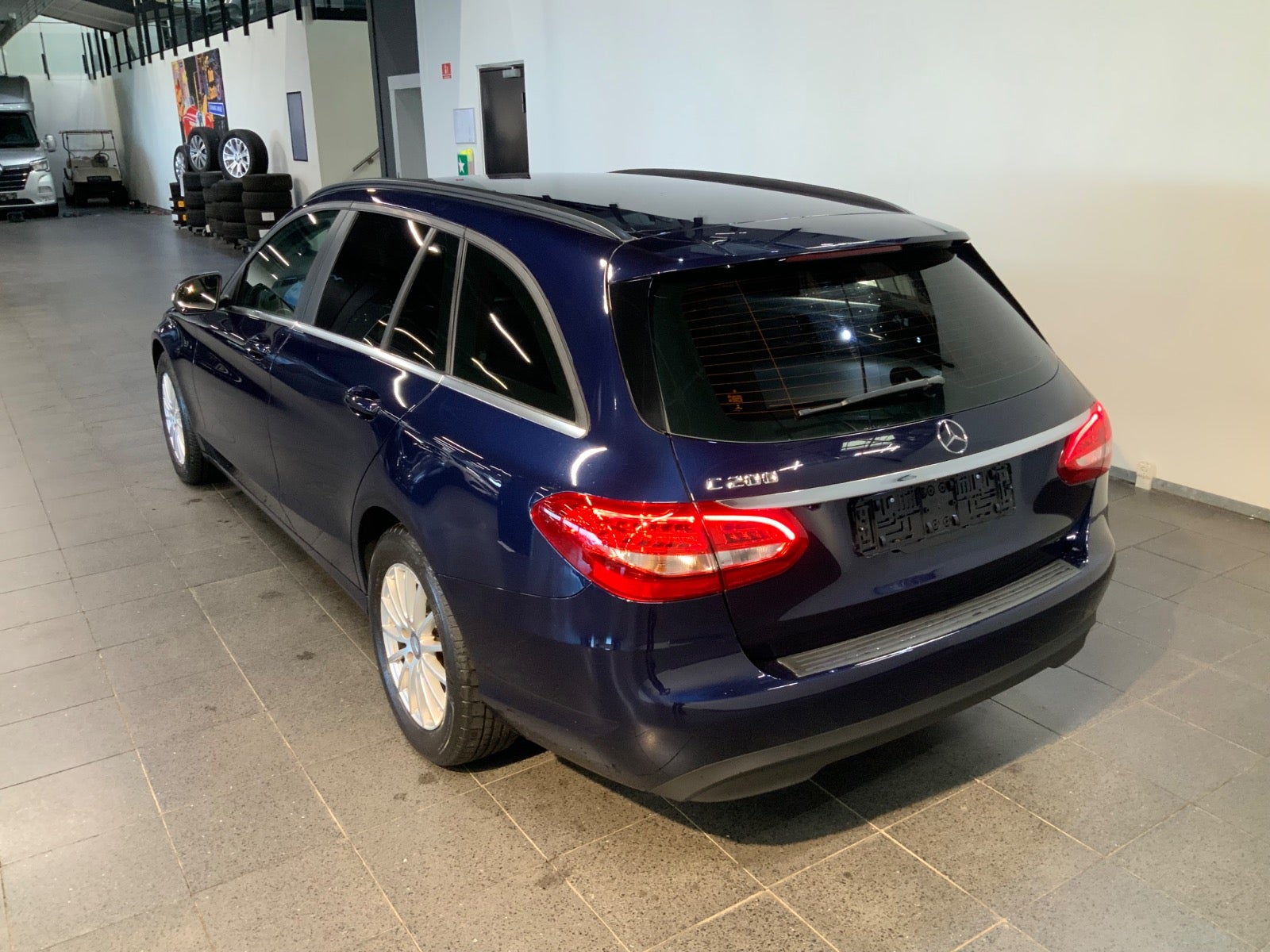 Mercedes-Benz C 200 (4/8)
