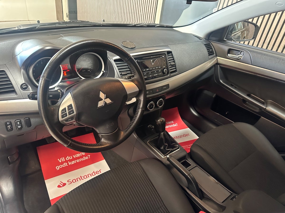 Mitsubishi Lancer Invite SportBack