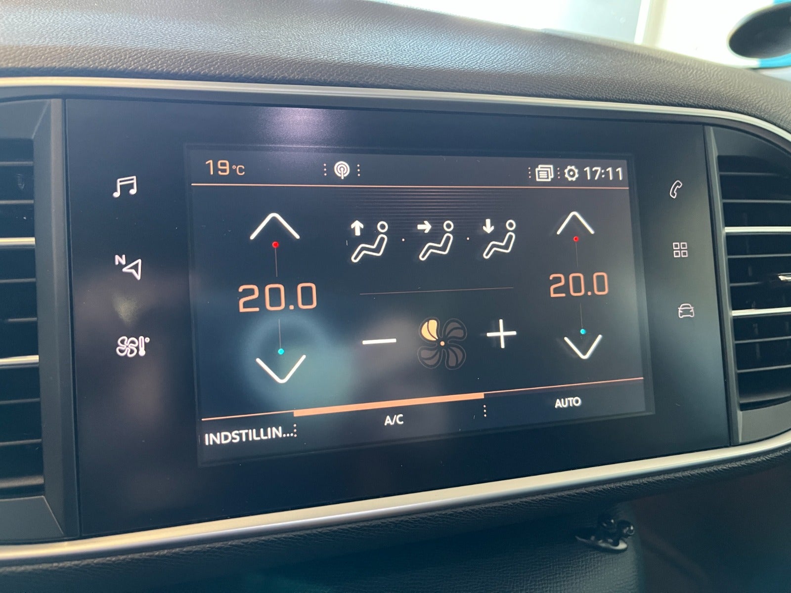 Billede af Peugeot 308 1,6 BlueHDi 120 Allure Sky SW