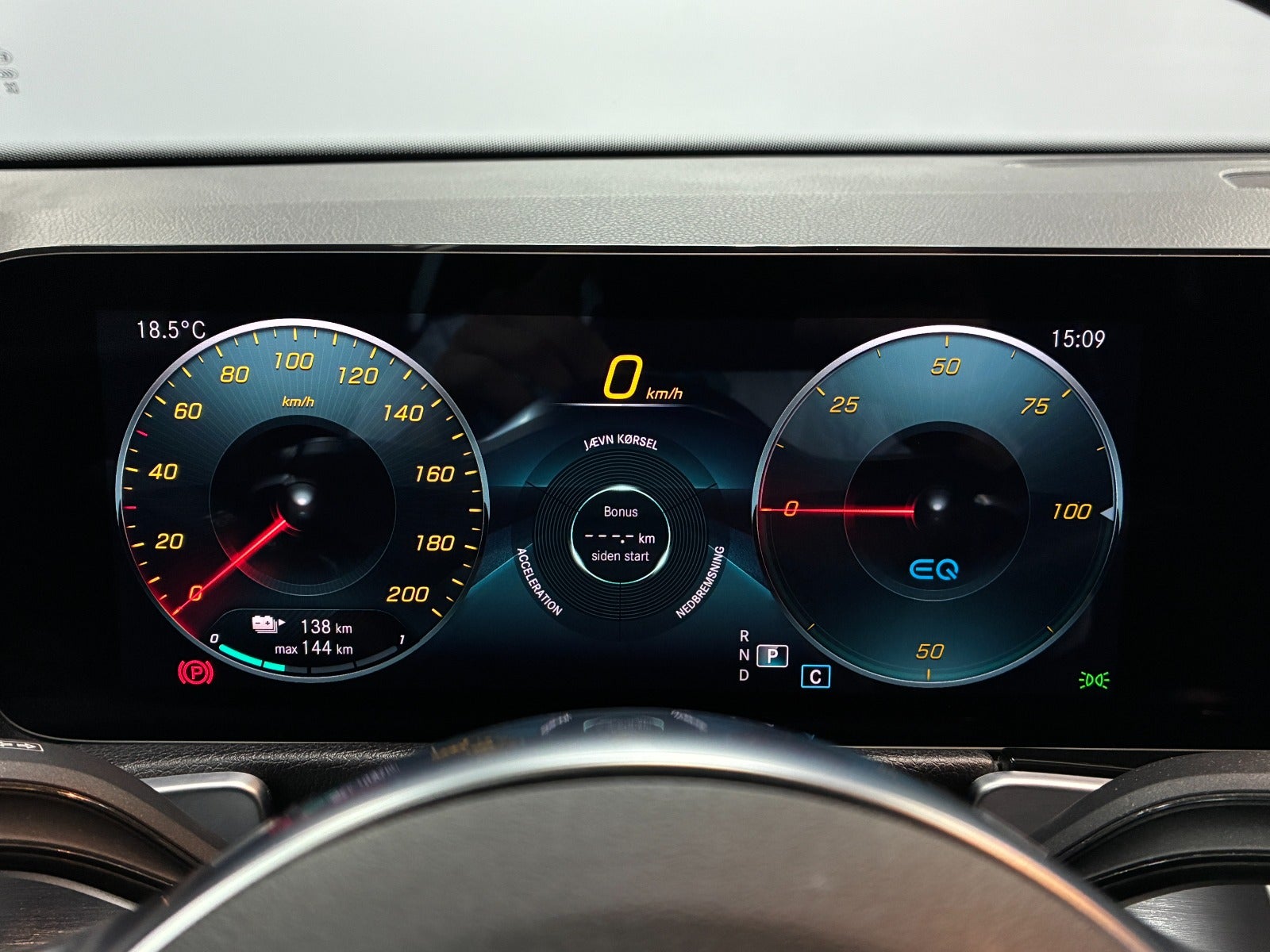 Billede af Mercedes EQB300  AMG Line 4Matic