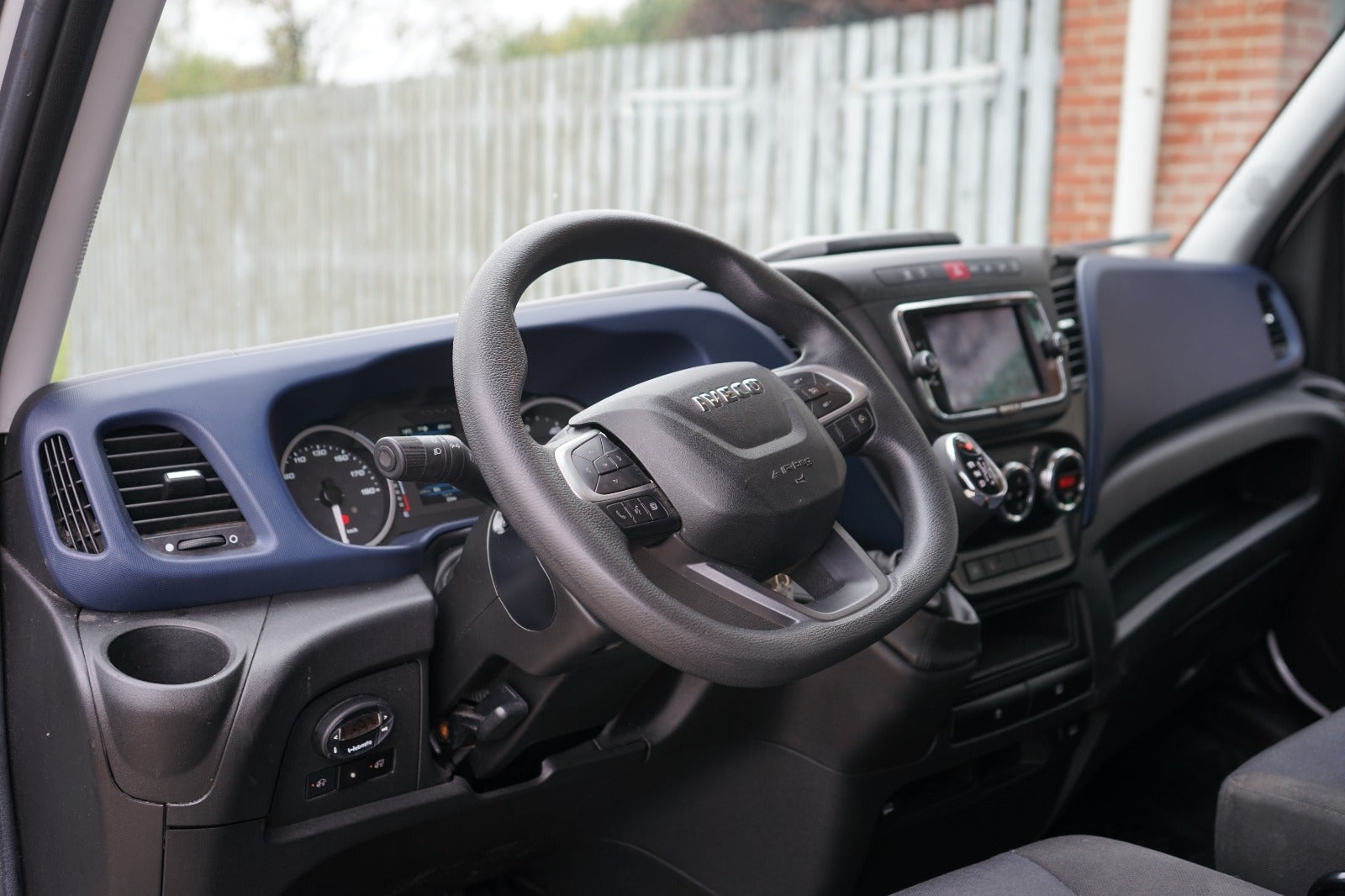 Billede af Iveco Daily 2,3 35S16 Alukasse m/lift AG8