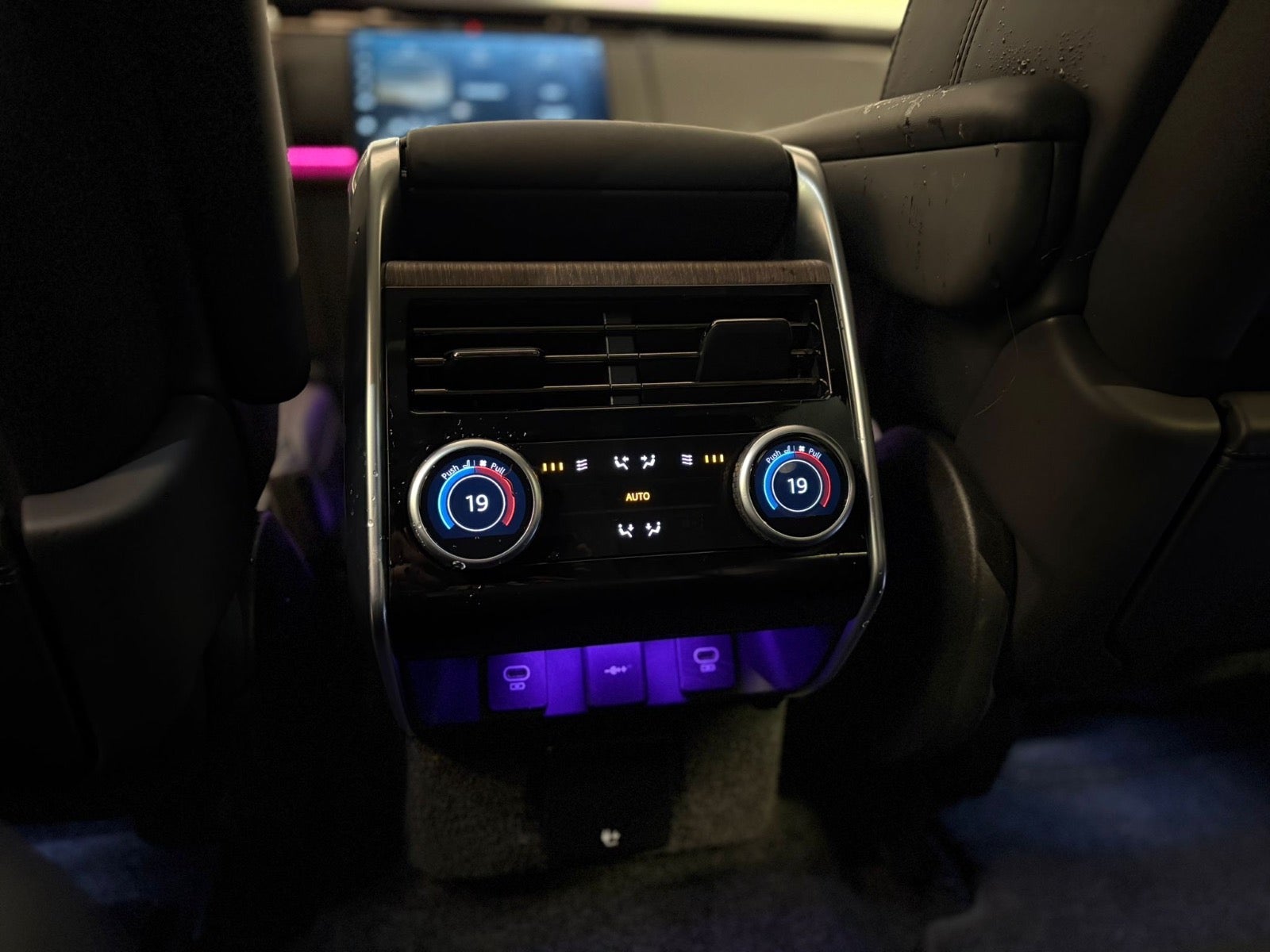 Land Rover – Range Rover