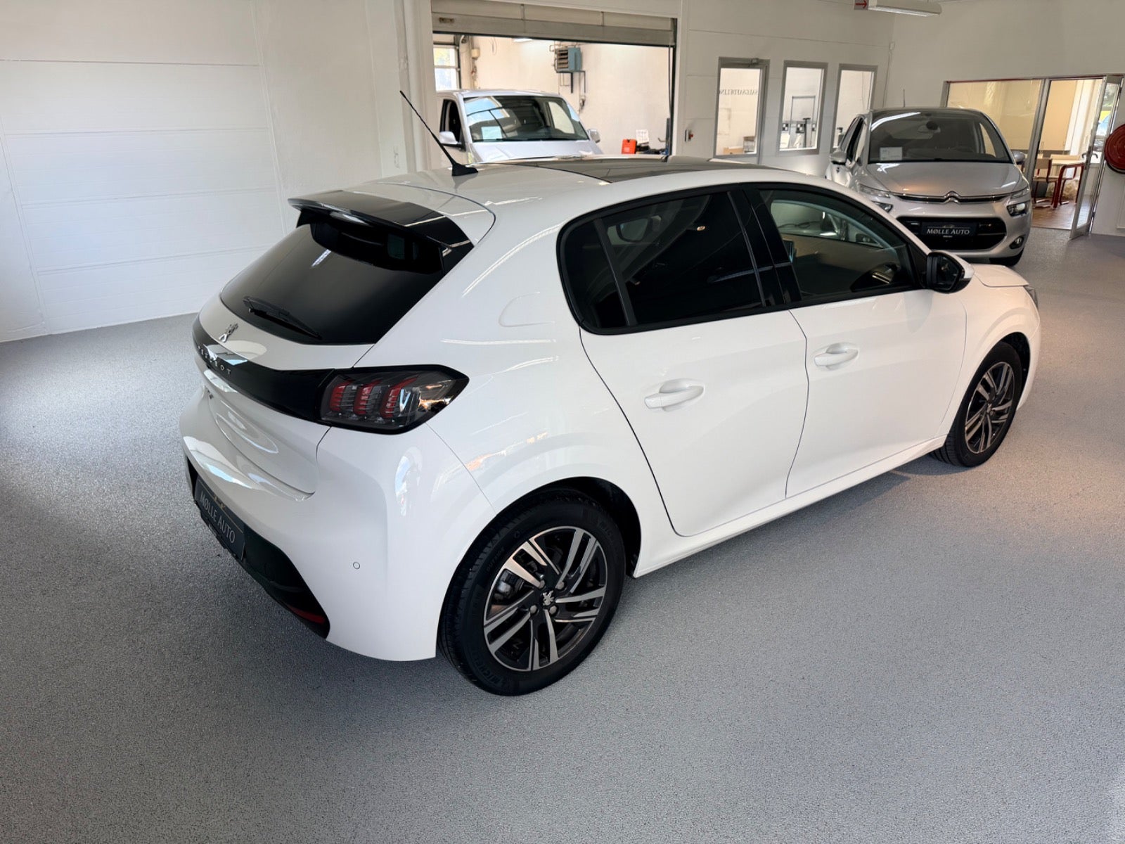 Billede af Peugeot 208 1,5 BlueHDi 100 Infinity Sky