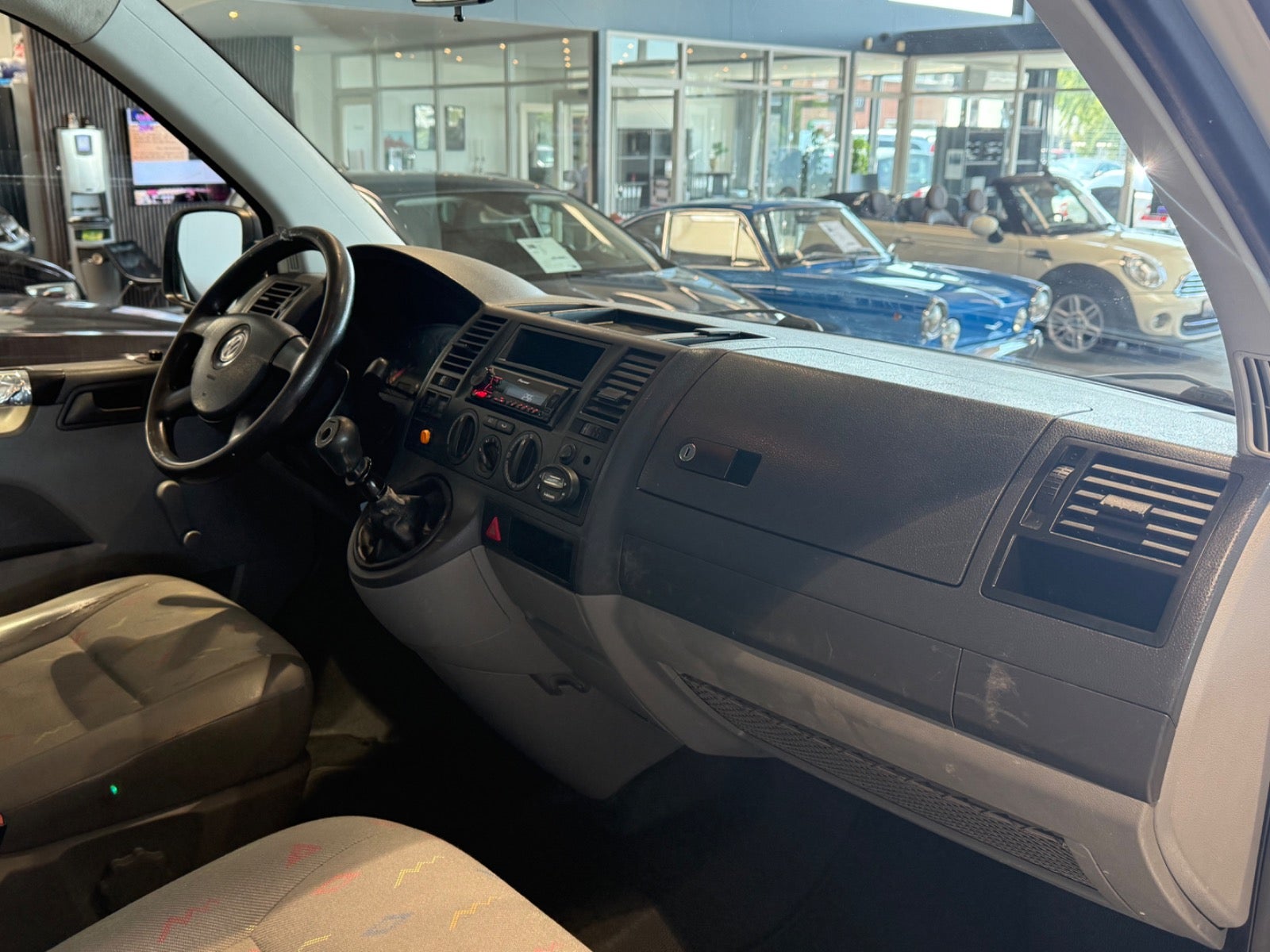 Billede af VW Transporter 2,5 TDi 130 Kassevogn lang