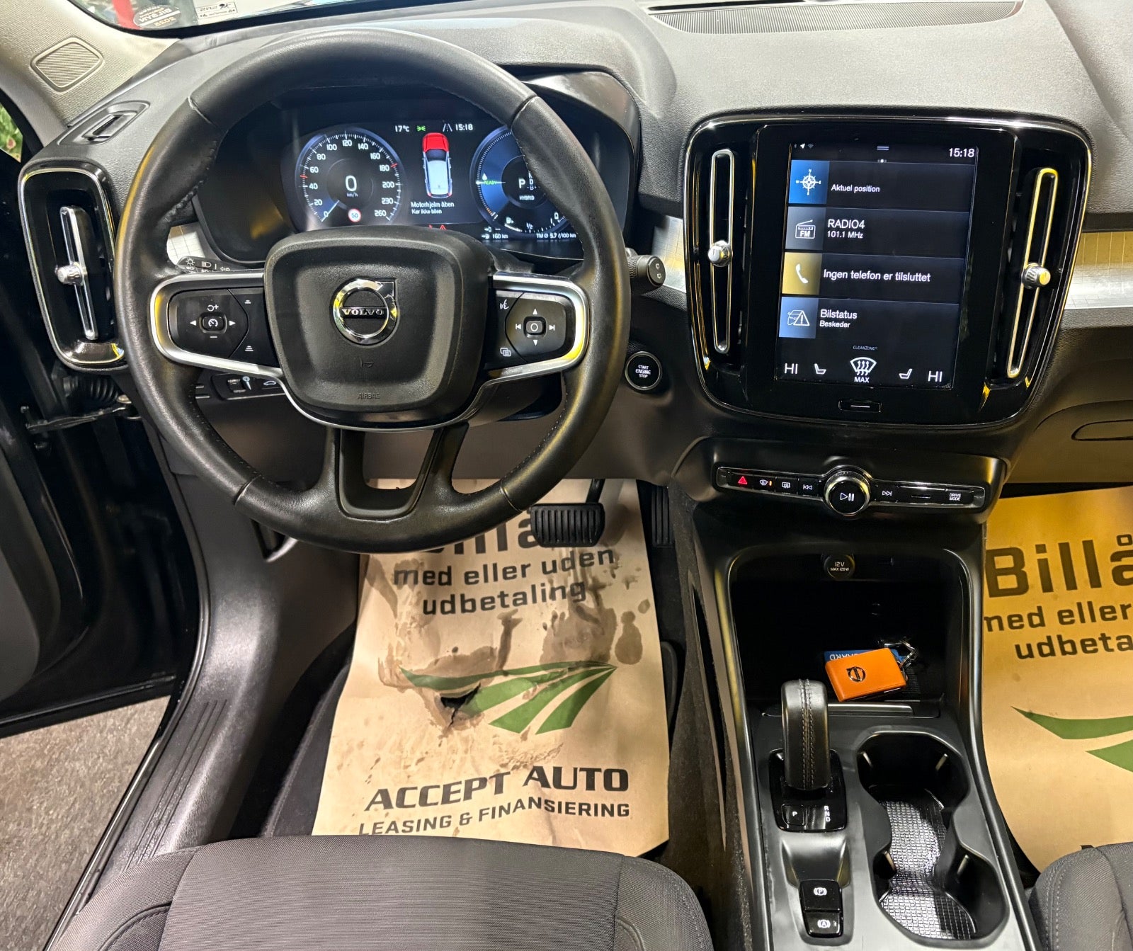 Billede af Volvo XC40 1,5 T4 ReCharge Momentum aut.