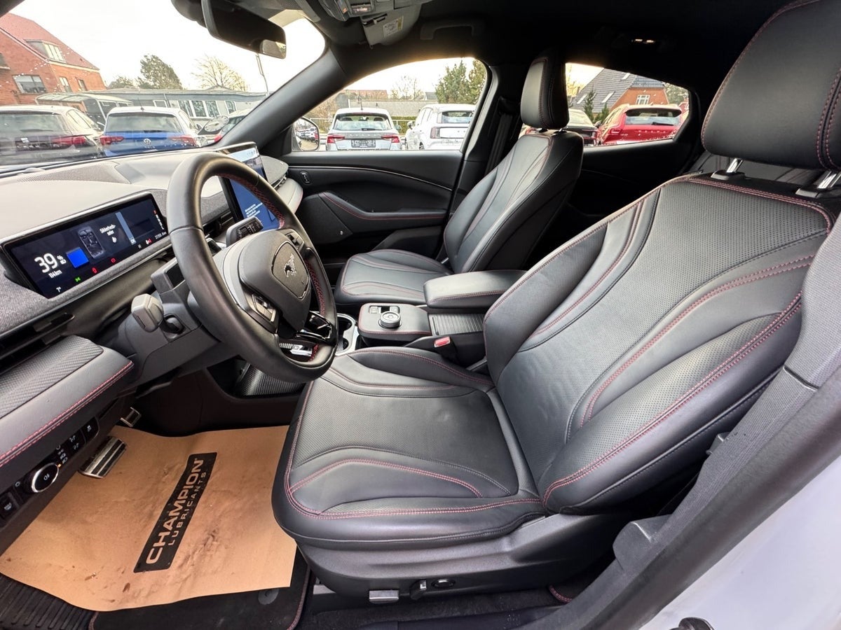 Billede af Ford Mustang Mach-E 75 Premium Standard Range AWD