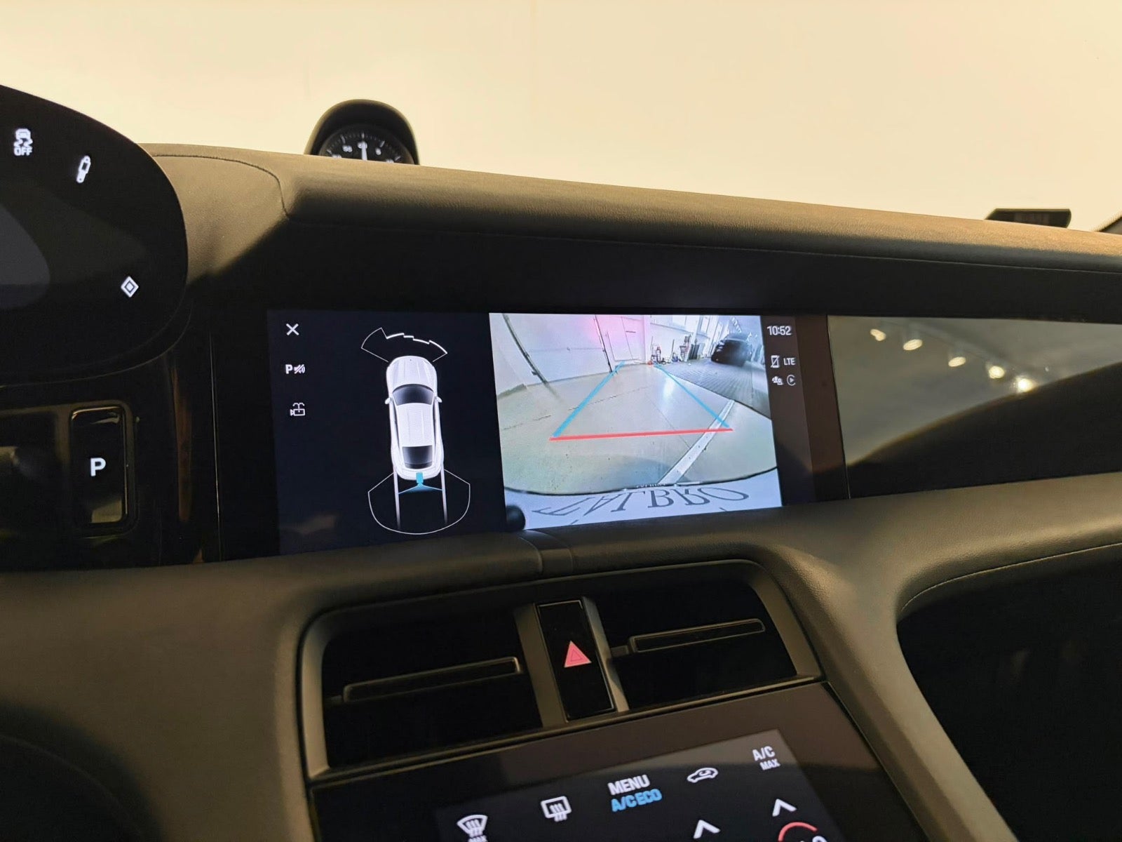 Porsche – Taycan