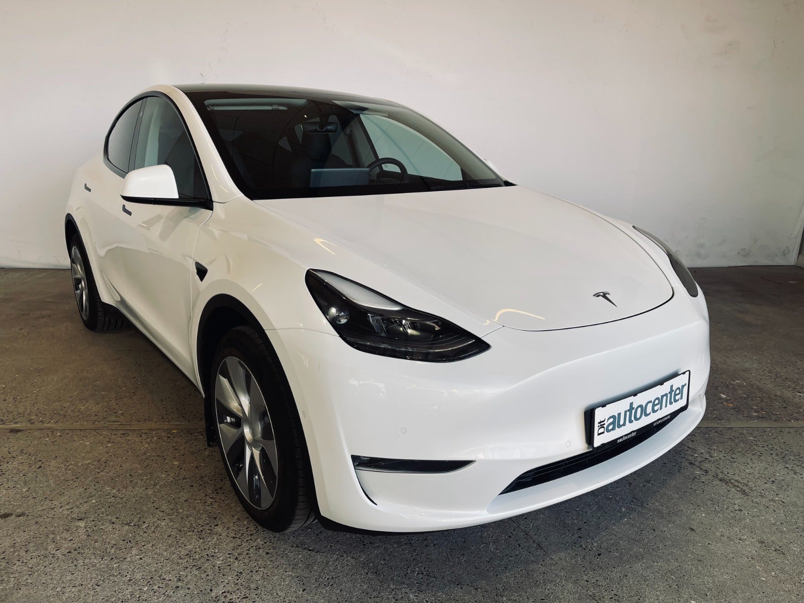 Tesla Model Y Long Range AWD