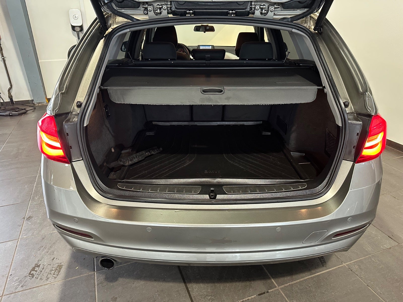 BMW 318i, Billede 11