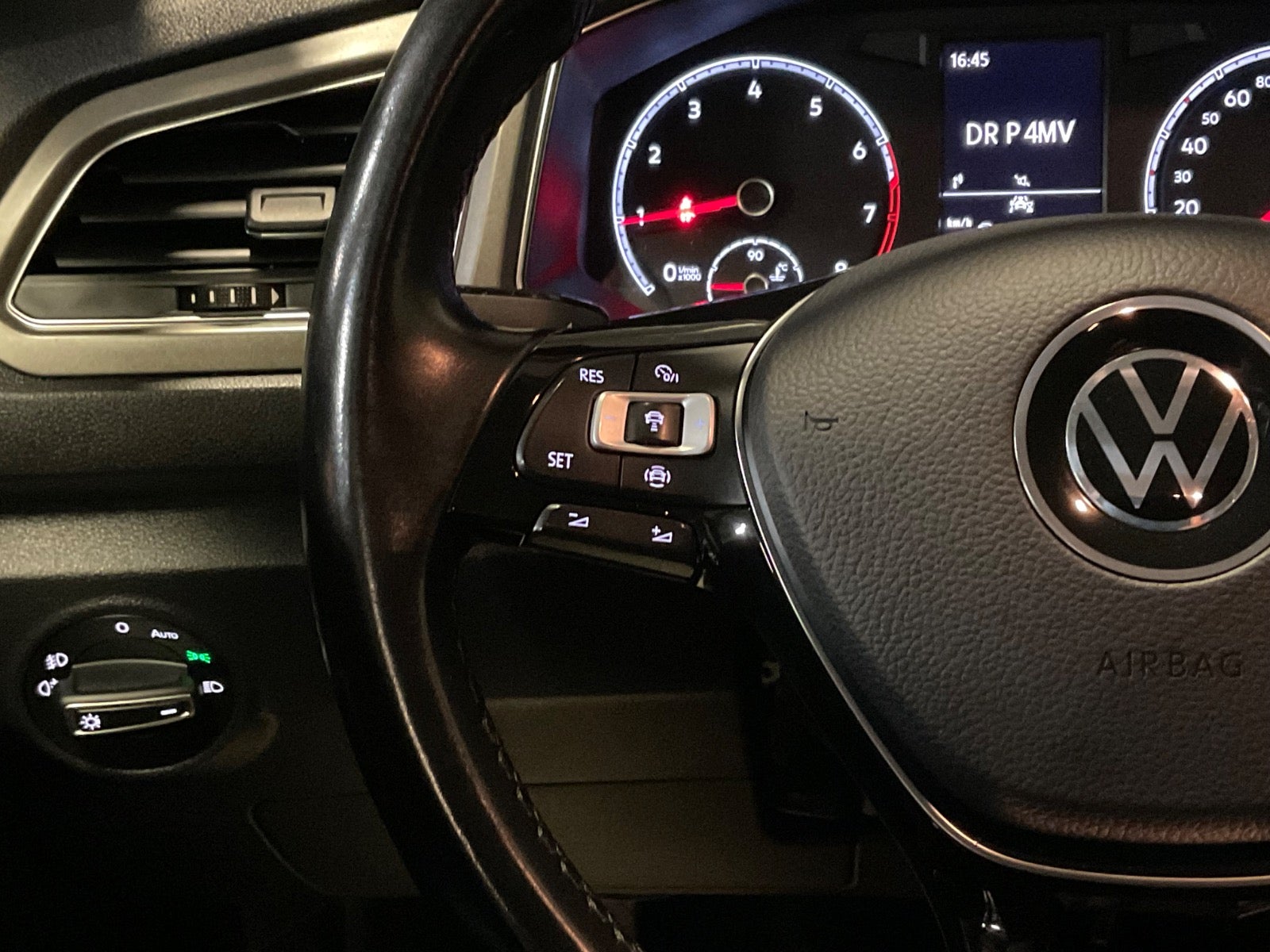 VW T-Roc 1,0 TSi 110 Style 5d - 13