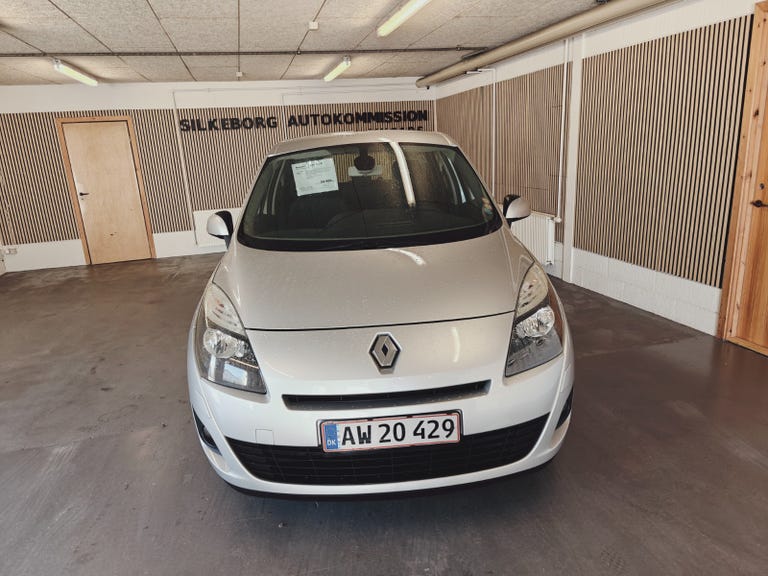 Renault Grand Scenic III dCi 130 Dynamique 7prs