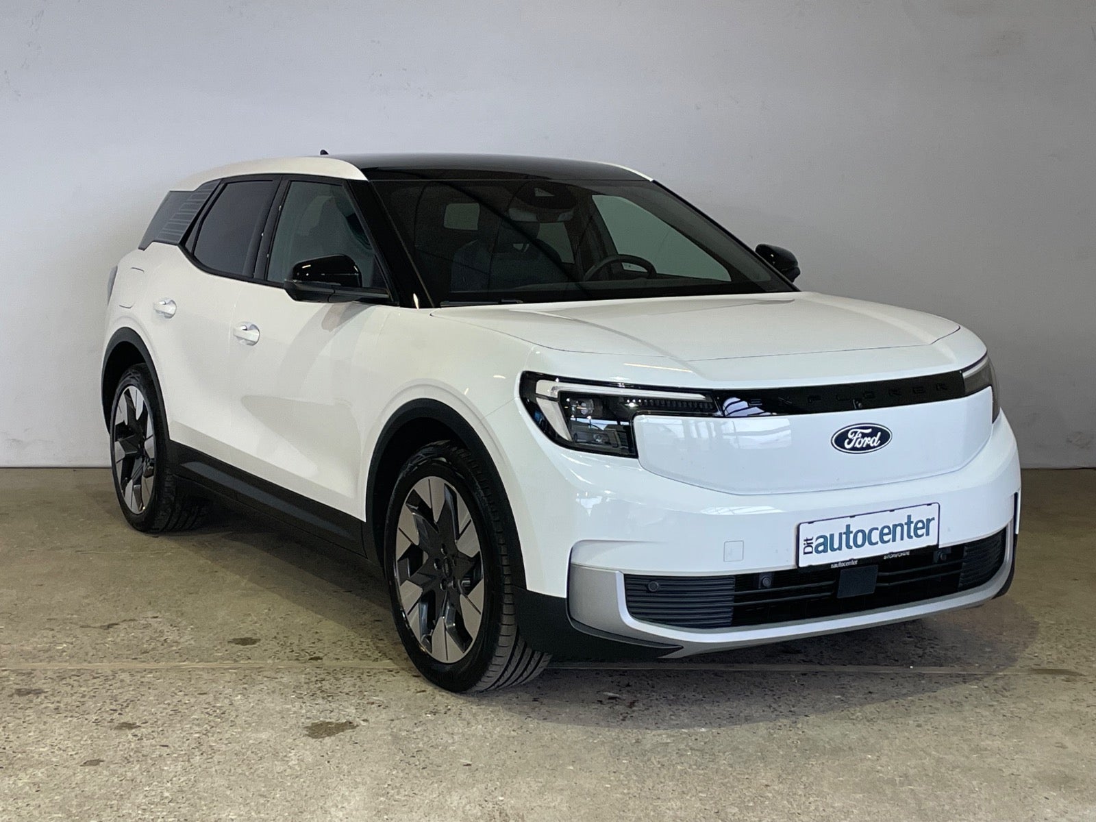 Ford Explorer Premium Extended Range AWD