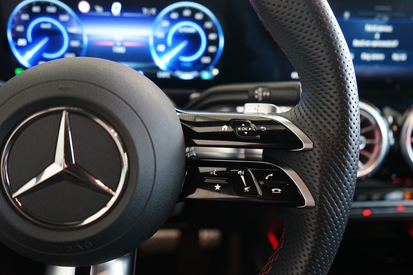 Mercedes EQB250+