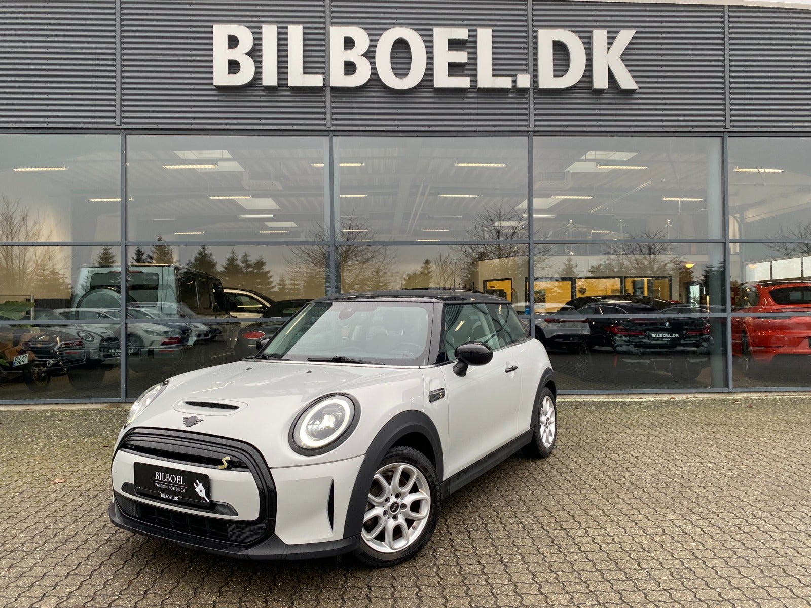 MINI Cooper SE Experience
