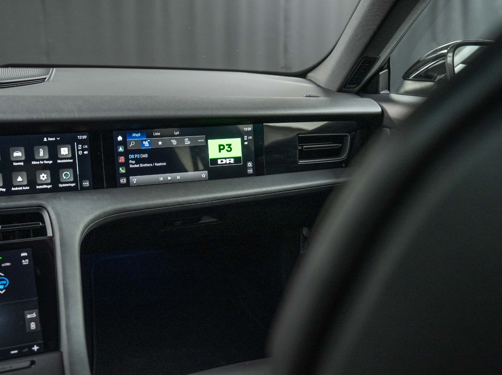 Gallery image 17 of 23