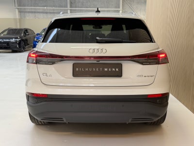 Audi Q4 e-tron Attitude