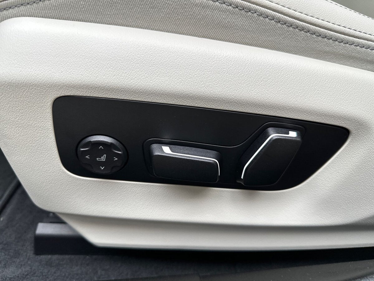 BMW i5 eDrive40 Touring Fully Charged M-Sport billede 12