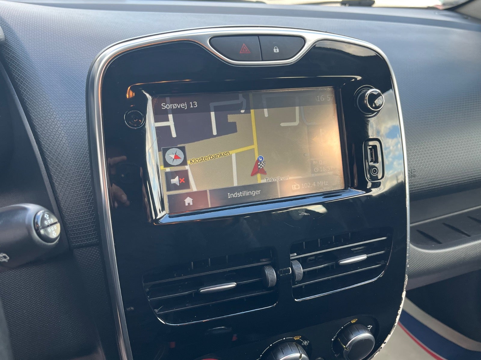 Billede af Renault Clio IV 1,5 dCi 75 Expression Sport Tourer