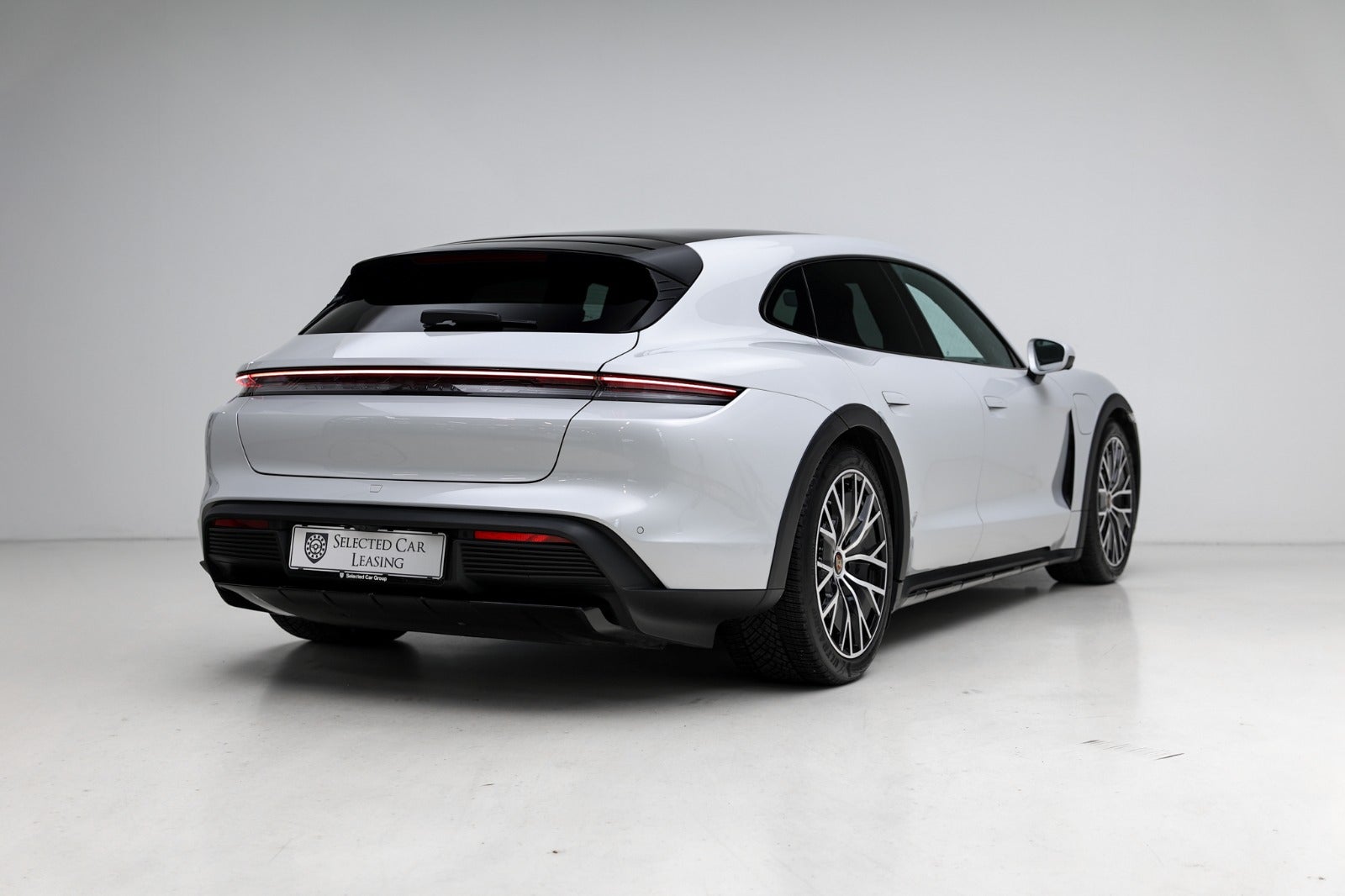 Porsche Taycan 4 Performance+ Cross Turismo