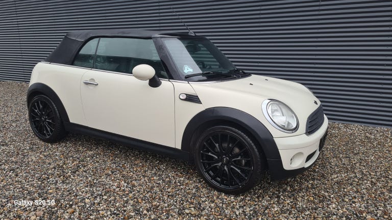 MINI Cooper Cabriolet