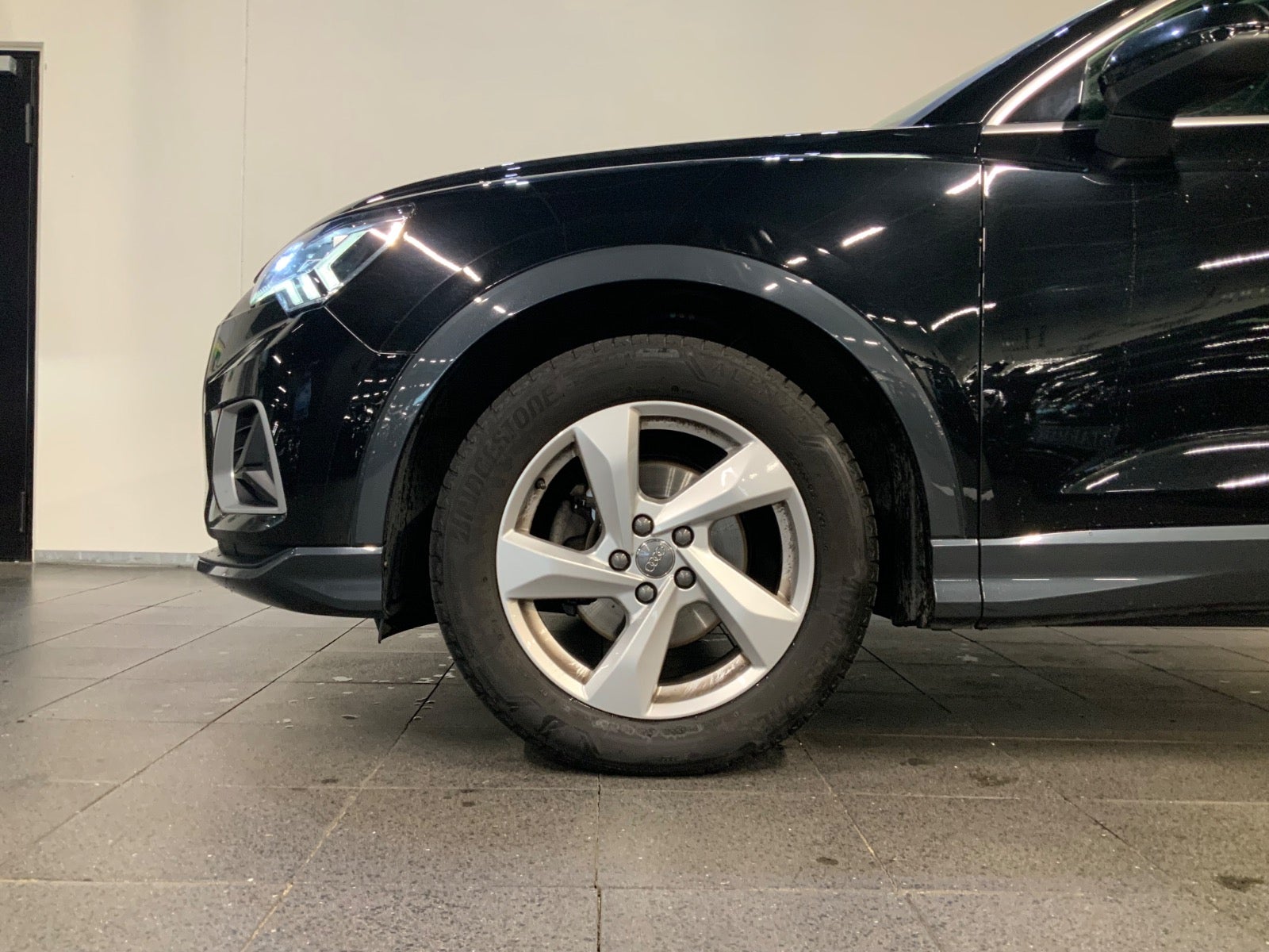 Audi Q3 (3/8)