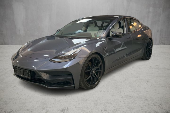 Tesla Model 3 RWD