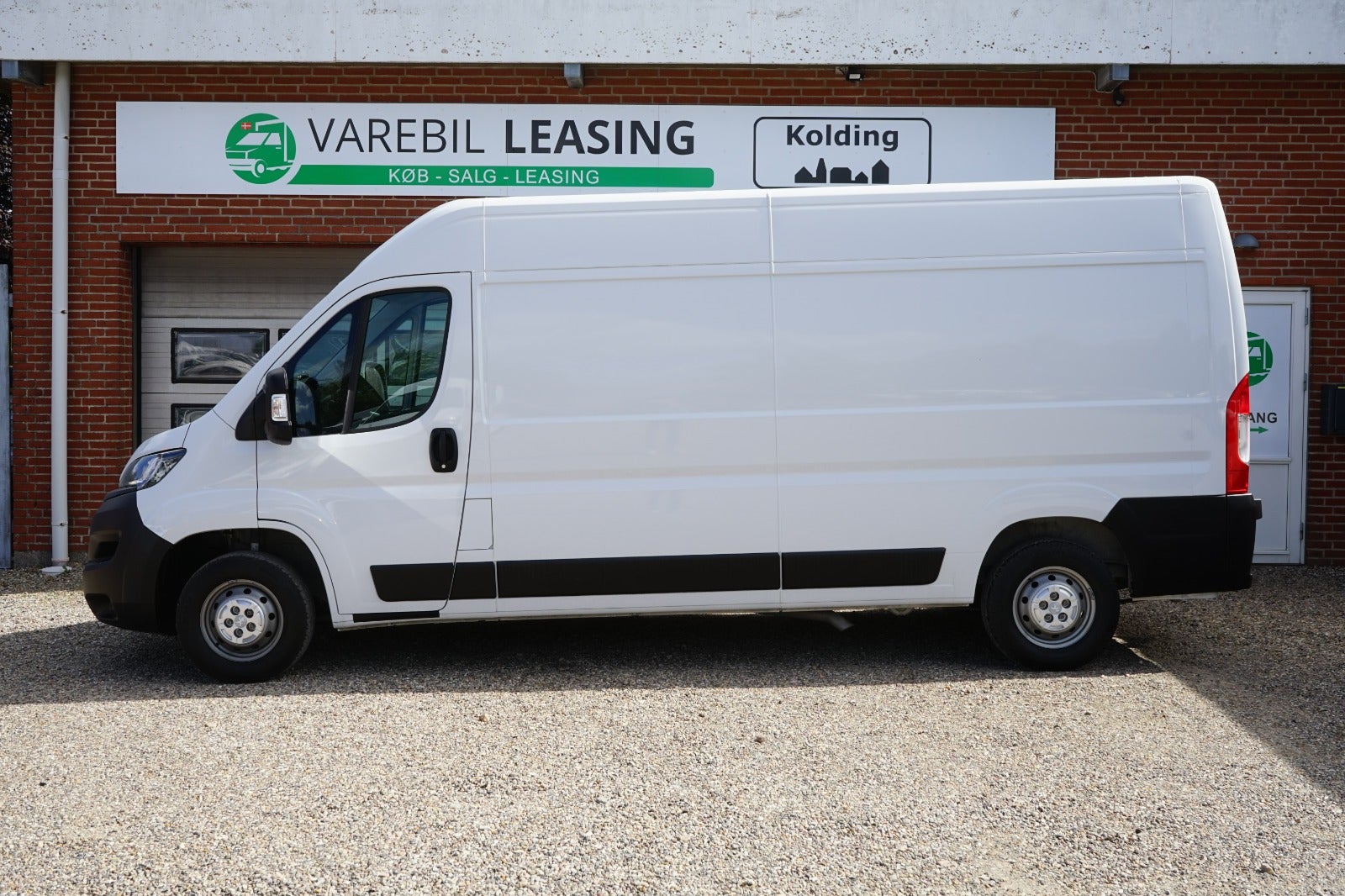 Billede af Peugeot Boxer 335 2,2 BlueHDi 140 L3H2 Premium