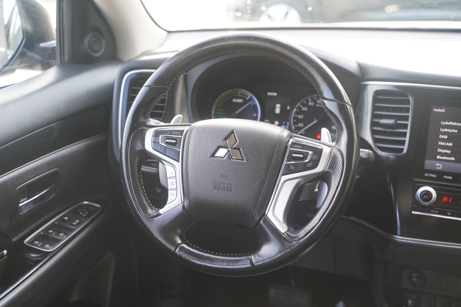 Billede af Mitsubishi Outlander 2,4 PHEV Invite CVT 4WD