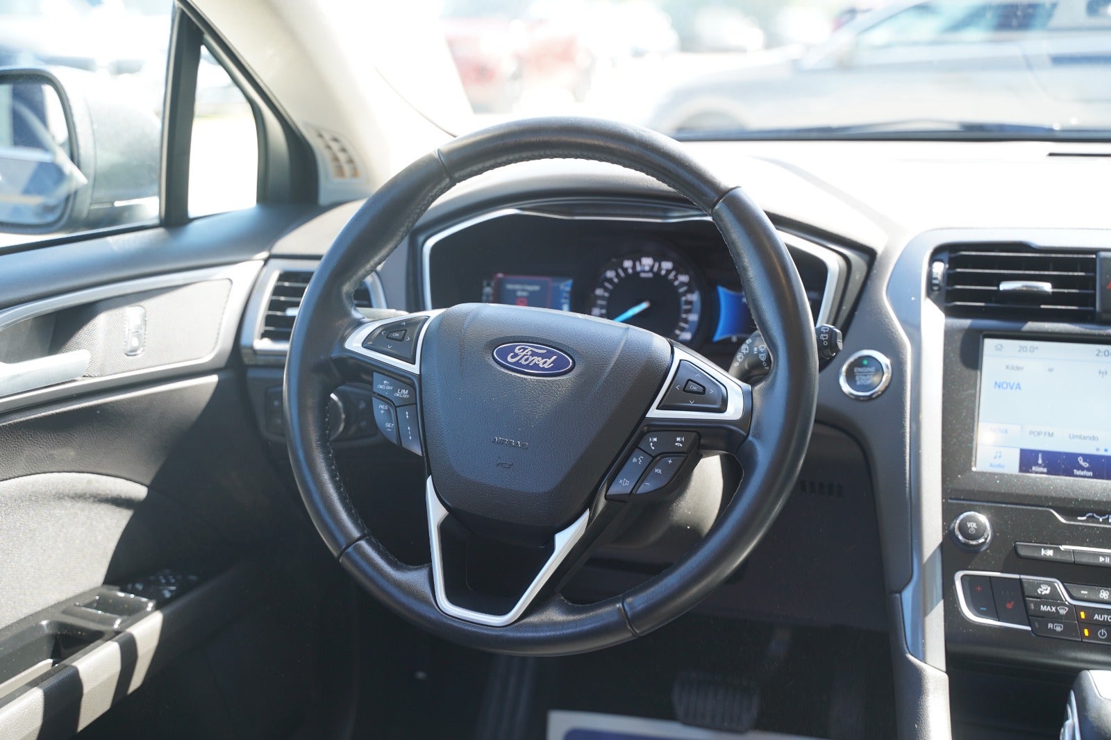 Billede af Ford Mondeo 2,0 HEV Titanium stc. CVT