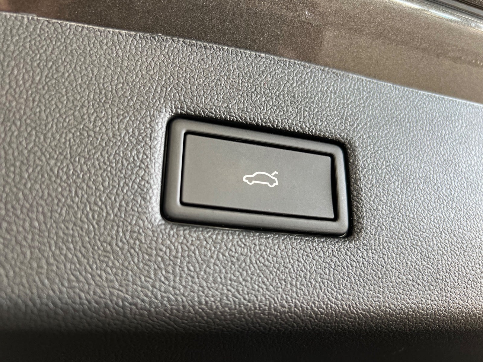 Ford Explorer Premium Extended Range AWD