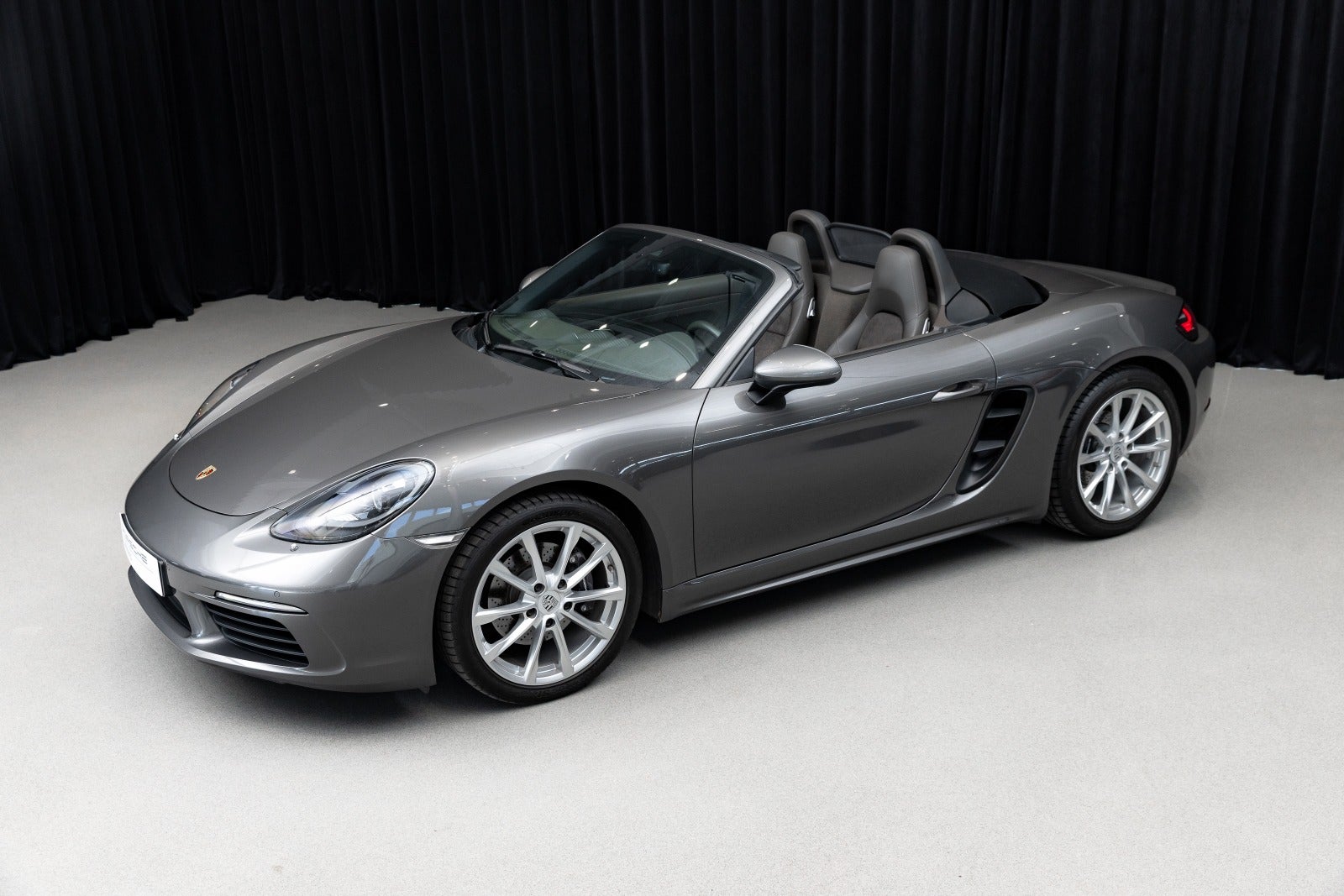 Gallery image 4 of 16