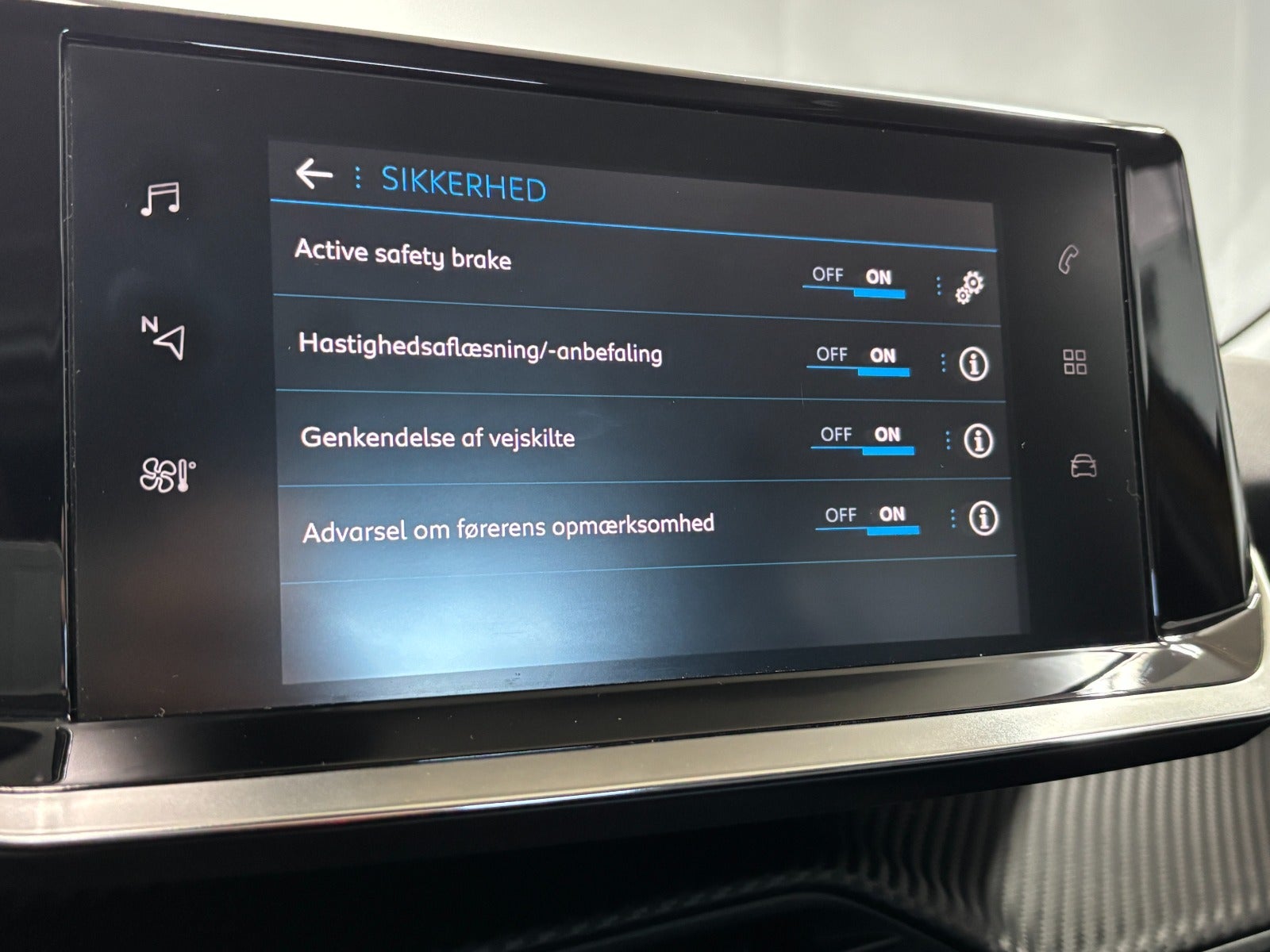 Billede af Peugeot 208 1,2 PureTech 100 Allure Sky