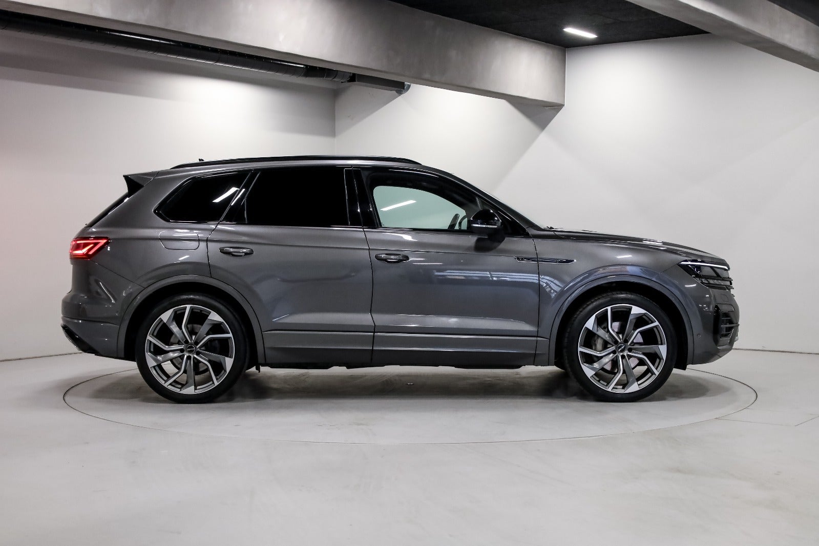 VW Touareg 3,0 TDi 286 R-line aut. 4Motion